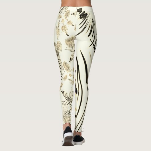 Crossed nut-brown curved sporten, light background leggings (Achterkant)
