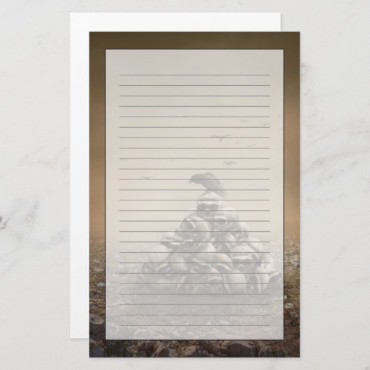 Crow die op een stapel stralen zit briefpapier (Voorkant / Achterkant)