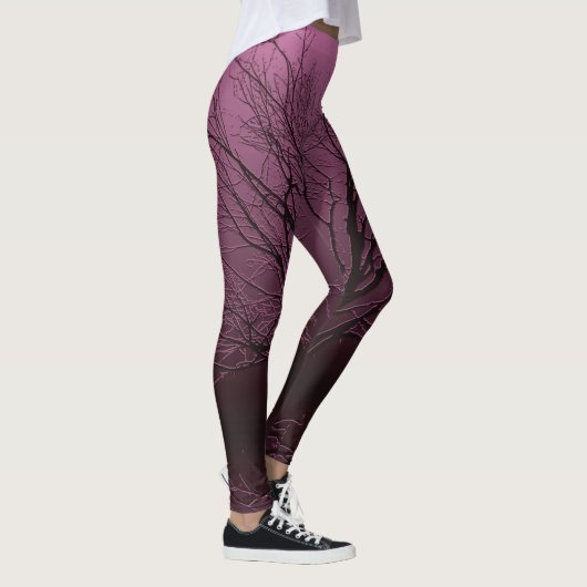 Crow in Tree in Mauve Leggings (Rechts)