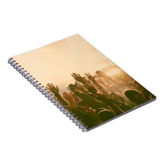 Crowd bij concert - retro-achtige fotoconcert, cro notitieboek (Rechterzijde)