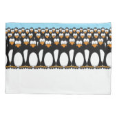 Crowd of Funny Cartoon Penguins op sneeuw Kussensloop (Achterkant)