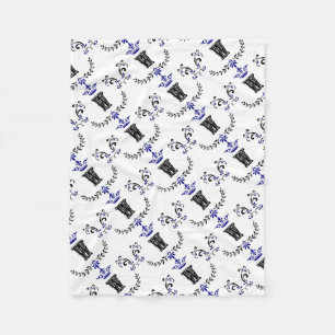 Crown Wreath Monogram "W" Fleece Deken