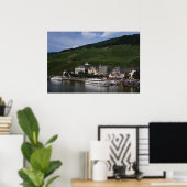 Cruise-boot op de rivier Mosel, Bernkastel Kues, G Poster (Thuiskantoor)