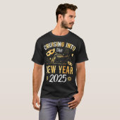 Cruise naar de Mannen van het nieuwe jaar 2025 T-shirt (Voorkant volledig)