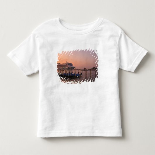 Cruise Ship et Gondolas nabij Grand Canal, Italië Kinder Shirts (Voorkant)