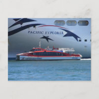 Cruise Ship Pacific Explorer en kleinere boot