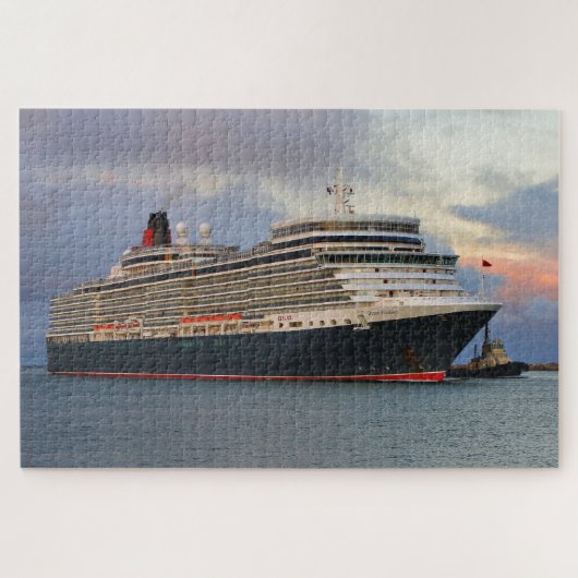 Cruise Ship Queen Elizabeth en tug vroeg in de och Legpuzzel (Horizontaal)