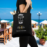 Cruise squad zwarte witte monogram tote bag<br><div class="desc">Een zwarte achtergrond,  versierd met een cruiseschip en de tekst: Cruise Squad. Pas uw monogram initialen en volledige naam aan en voeg deze toe.</div>