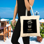 Cruise squad zwarte witte monogram tote bag<br><div class="desc">Een zwarte achtergrond,  versierd met een cruiseschip en de tekst: Cruise Squad. Pas uw monogram initialen en volledige naam aan en voeg deze toe. Achterzijde: geen ontwerp</div>