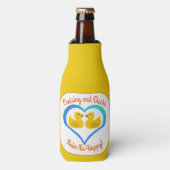 Cruisen en eenden maken me gelukkig - Op maat gema Flesjeskoeler (Fles Voorkant)