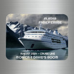 cruiseschip Alaska voor de oceaan, gepersonaliseer Magneet<br><div class="desc">Dit ontwerp kan op het gebied worden gepersonaliseerd dat door de foto en/of tekst te veranderen wordt verstrekt. Of het kan worden aangepast door te klikken deze Sjabloon personaliseert en dan de klik te kiezen om verdere optie aan te passen en de kleur van de achtergrond te schrappen of te...</div>