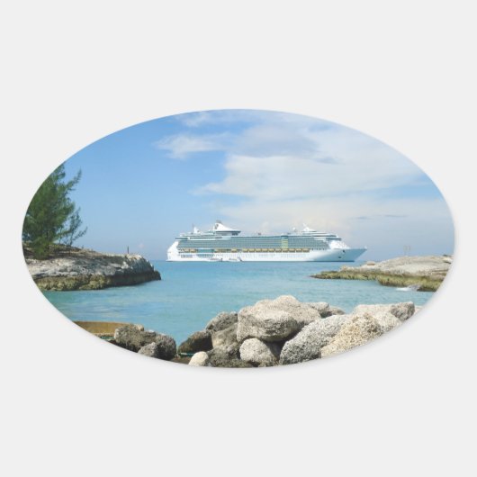 Cruiseschip bij CocoCay Ovale Sticker (Voorkant)