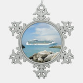 Cruiseschip bij CocoCay Tin Sneeuwvlok Ornament (Voorkant)