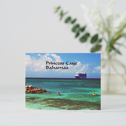 Cruiseschip dat op een tropisch exotisch eiland is briefkaart (Staand voorkant)