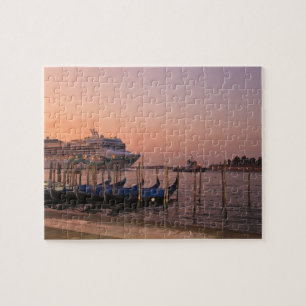 Cruiseschip en gondels bij het Grand Canal, Italië Legpuzzel