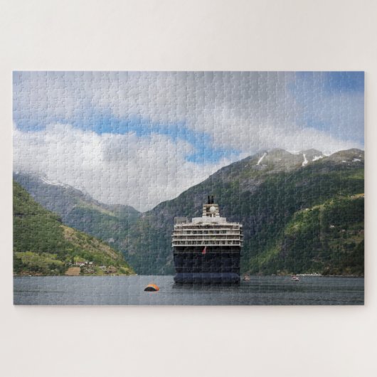 Cruiseschip in Geirangerfjord in Noorwegen Legpuzzel (Horizontaal)