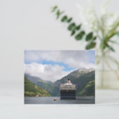 Cruiseschip in het briefkaart Geirangerfjord (Staand voorkant)