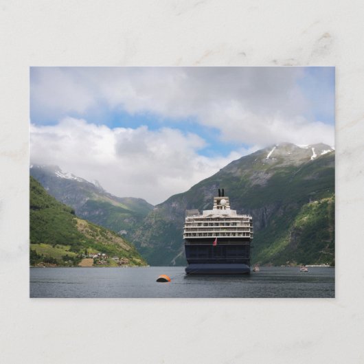 Cruiseschip in het briefkaart Geirangerfjord (Voorkant)