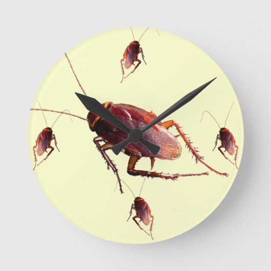 Crunchy Cockroach Ronde Klok (Voorkant)