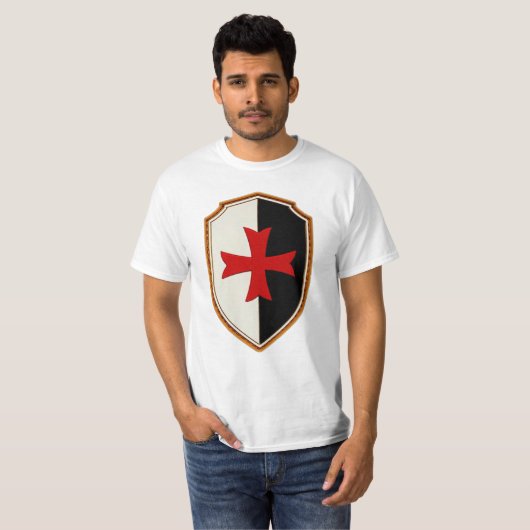 Crusader Cross On Shield T-shirt (Voorkant volledig)