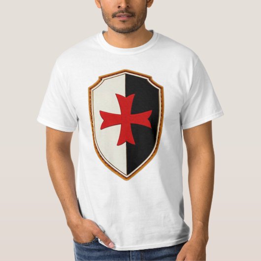 Crusader Cross On Shield T-shirt (Voorkant)