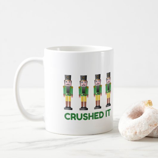 Crush It Nutcracker Funny kerstkoffie Mok (Met donut)