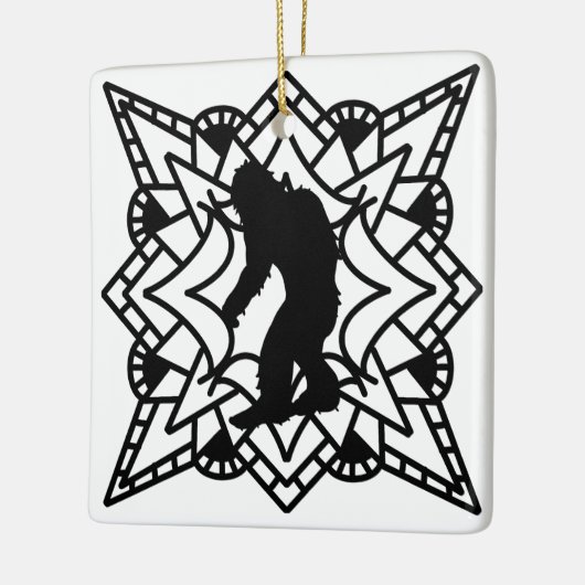 Cryptid Big foot, Sasquatch in een Mandala Keramisch Ornament (Links)