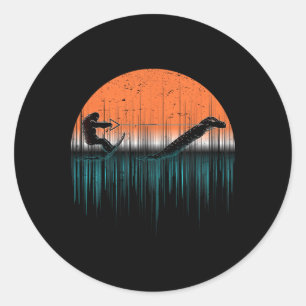 Cryptide waterskiën Loch Ness Monster Grappig Bigf Ronde Sticker