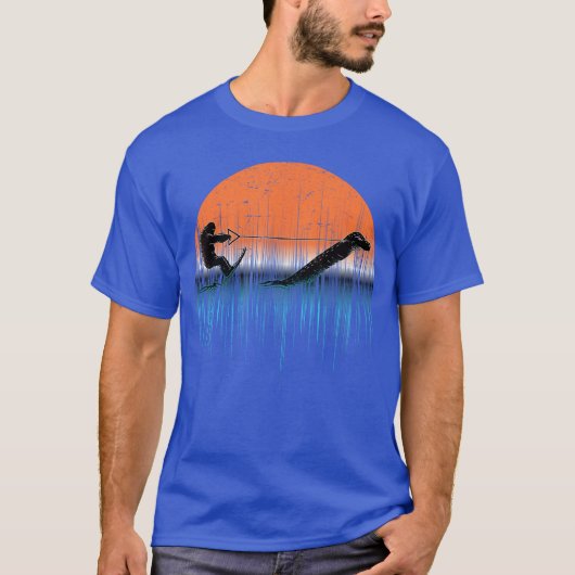 Cryptide waterskiën Loch Ness Monster Grappig grap T-shirt (Voorkant)