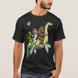 Cryptiden die op Loch Ness Monster rijden T-shirt