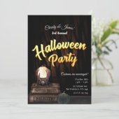 Crystal Ball Glow Fortune Teller Halloween Party Kaart (Staand voorkant)