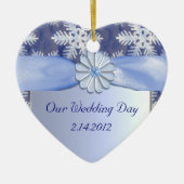 Crystal Blue Snowflake Celebration Keramisch Ornament (Voorkant)