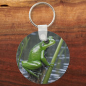 Crystal Clarity: Green Glass Frog op River Reeds Sleutelhanger (Voorkant)