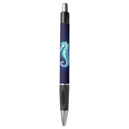 Crystal Ice Seahorse op blauwe achtergrond Pen (Voorkant Verticaal)