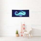 Crystal Ice Seahorse op blauwe achtergrond Spandoek (Insitu)