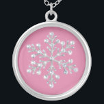 Crystal Snowflake Ketting<br><div class="desc">De mousserende kristallen en de shimmerende kralen versieren de fotoillustratie op dit ketting. Het is een mooie memento voor elk meisje op het bruiloft feest.</div>