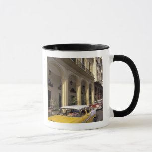 Cuba, Havana. Kleurrijke Chevys uit de jaren 50 Mok