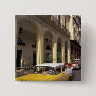 Cuba, Havana. Kleurrijke Chevys uit de jaren 50 Vierkante Button 5,1 Cm