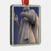 Cuba, Havana, Sculptuur van Jezus. Metalen Ornament (Rechts)