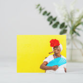 Cuban Woman Smoking A Cigar, Yellow Background Briefkaart (Staand voorkant)