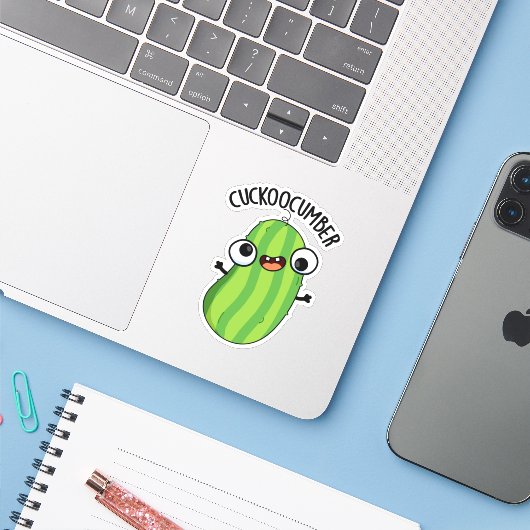 Cuckoocumber Funny Veggie Cucumber Pun Sticker (Laptop met iPhone)