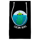 Cucum-berg Funny Cucumber Pun Dark BG Klein Cadeauzakje (Voorkant)