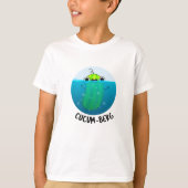 Cucum-berg Funny Cucumber Pun T-shirt (Voorkant)