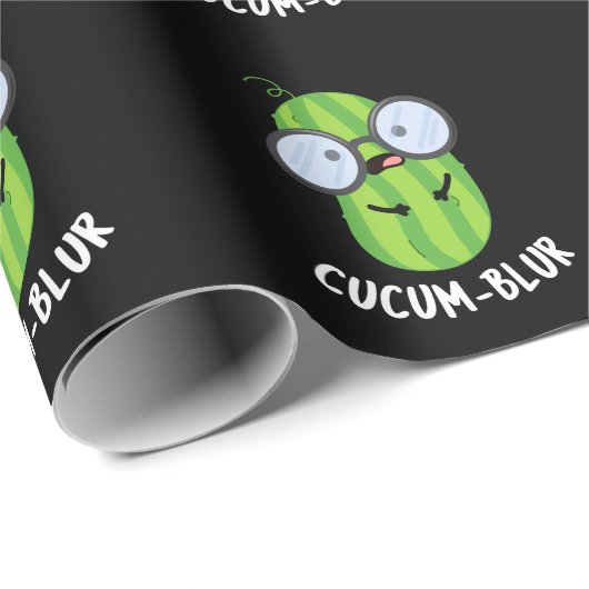 Cucum-blur Funny Veggie Cucumber Pun Dark BG Cadeaupapier (Rol Hoek)