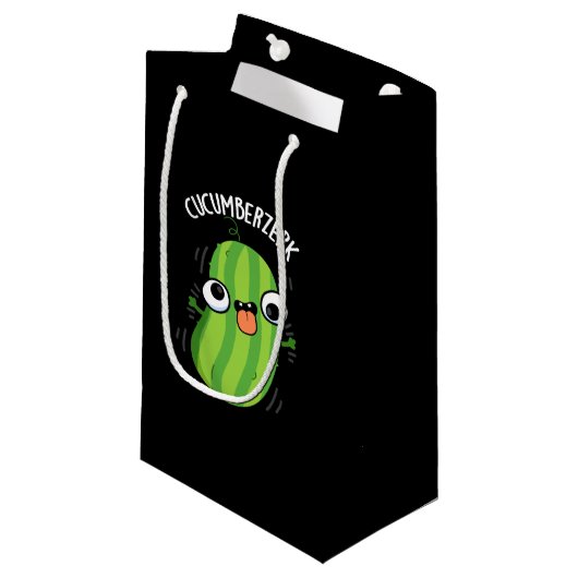 Cucumberzerk Funny Berzerk Cucumber Pun Dark BG Klein Cadeauzakje (Voorkant Gekanteld)