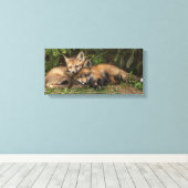 Cuddling Fox Kits Canvas Afdruk (Insitu (Houten vloer))