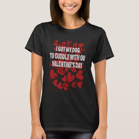 Cuddling My Dog on Valentines Day Matching Couple T-shirt (Voorkant)