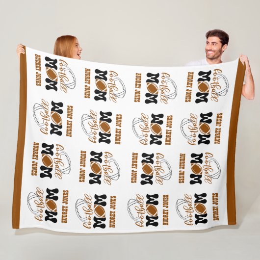 Cuddly Large Size Football Mama Fleece Deken (In situ)