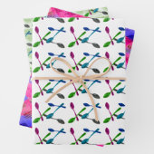 Culinaire vorken en Spoons die papierbladen overvu Inpakpapier Vel (In situ)