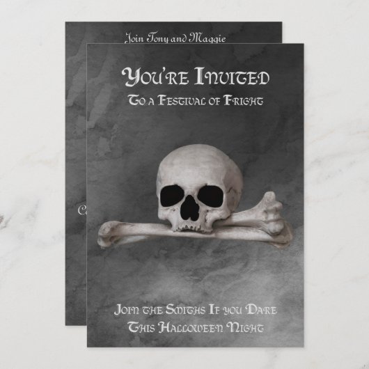 Cumelie en kruisbeenderen bij Gray Halloween Invit Aankondiging (Voorkant / Achterkant)